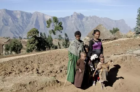 En contrebas du village de Sona, Simien - Ethiopie