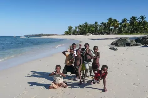 Rencontre tout sourire sur les plages sauvages ! - Madagascar