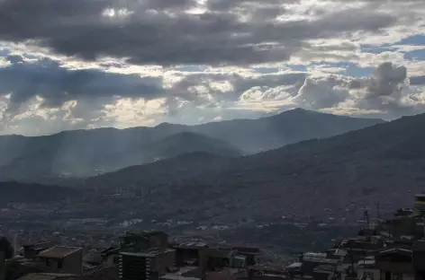 Medellin dans son écrin de montagnes - Colombie - 