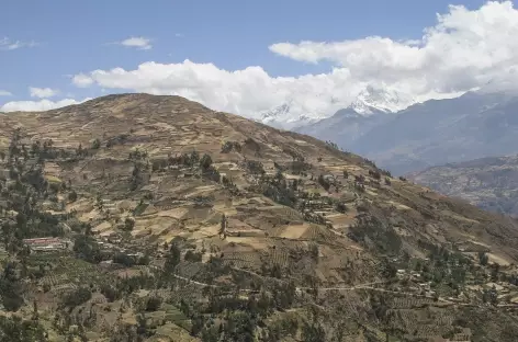 Vue sur les cordillères Noire et Blanche depuis la vallée de Huaraz