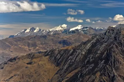 Trek > Col Sambuya (4750 m) et Rondoy Punta (4730 m) > Quartelhuain (4170 m). Route > Huaraz (3070 m)