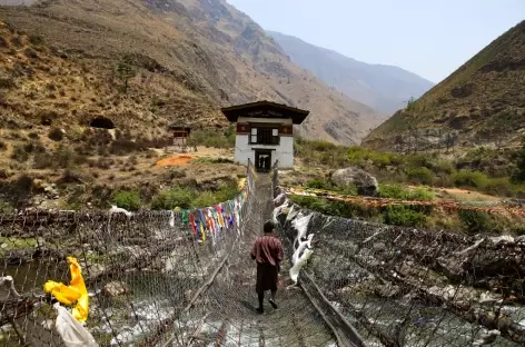 Pont de fer entre Punakha et Thimphu-Bhoutan