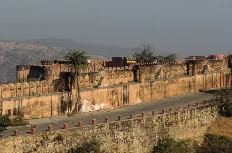 Les remparts de l'ancienne forteresse Jaigarh, Rajasthan, Inde