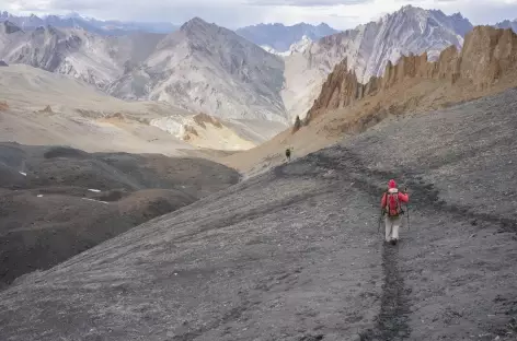 Descente vers Shillakong, Ladakh, Zanskar- Inde