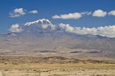 Le Mont Ararat (5137 m) vu depuis la ville de Dogubeyazit
