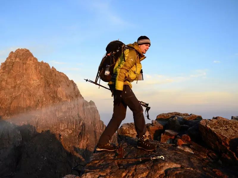 Au sommet du Mont Kenya, Pointe Lenana (4985 m) - Kenya, &copy; Julien Erster - TIRAWA 