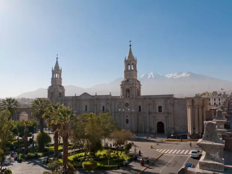 Arequipa, place d'Armes et cathédrale - Pérou, &copy; Christian Juni - Tirawa 
