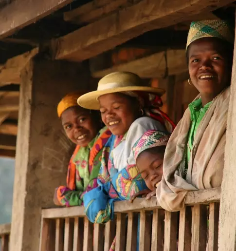 Actualité Tirawa : [En replay] Madagascar, dans les secrets d'une île insolite et intimiste.