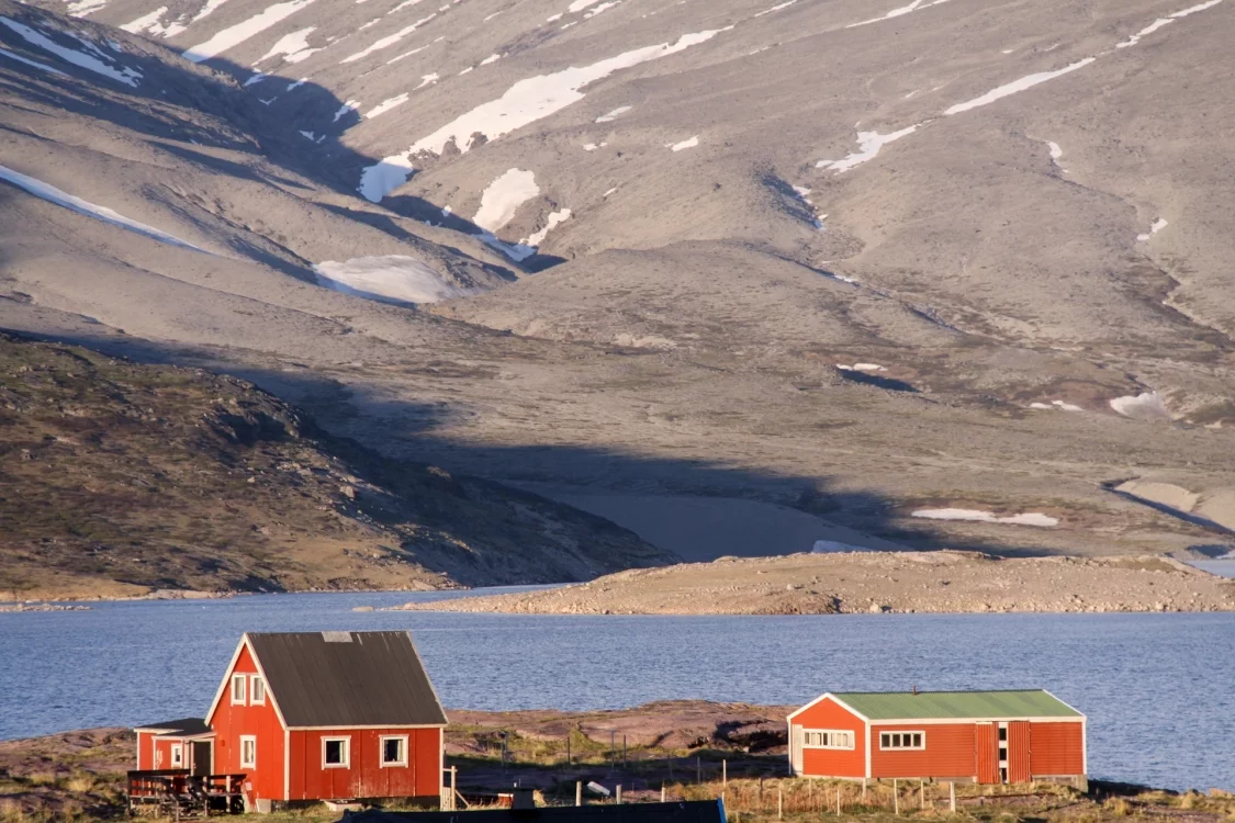 Montagnes et Fjords du Groenland Sud