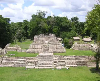 Extension au Bélize, du site maya de Caracol à l'île Ambergris