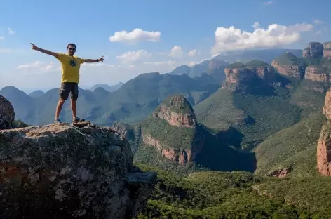 Rando face aux Three Rondavels, Blyde River Canyon - Afrique du Sud