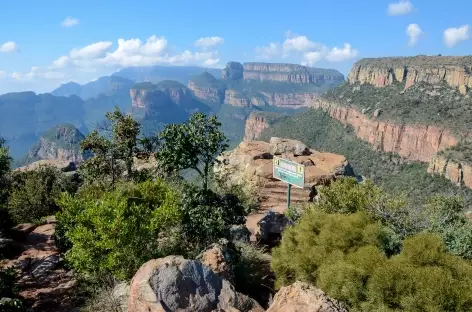 Rando face aux Three Rondavels, Blyde River Canyon - Afrique du Sud