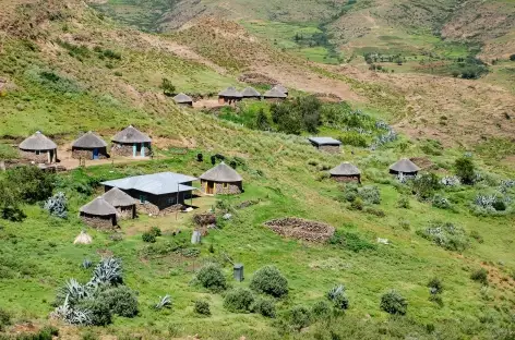 Village basotho, montagnes de Maloti - Lesotho