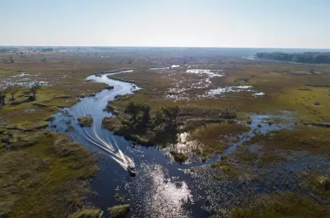 Safari bateau sur les canaux de l'Okavango - Botswana - 