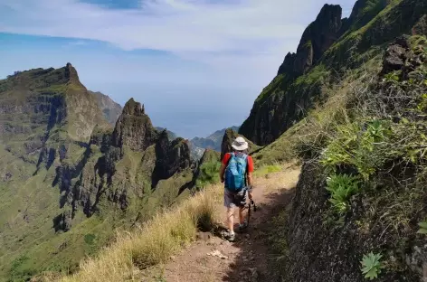 Marche dans la vallée de Ribeira da Torre, île de Santo Antão - Cap-Vert