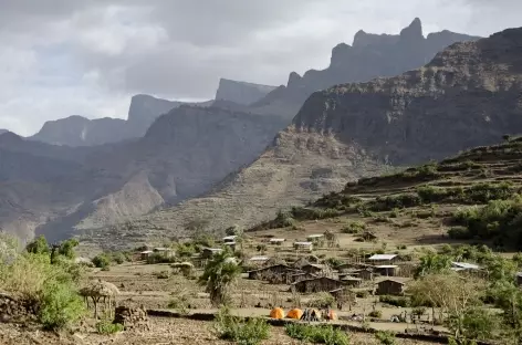 Notre campement au village de Mekarebya (2100 m) - Ethiopie
