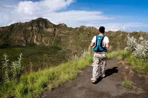 Randonnée sur le volcan Longonot (2776 m) - Kenya