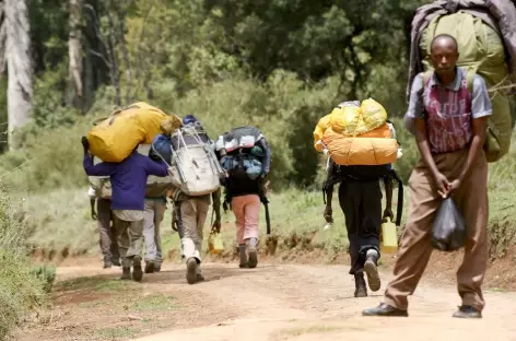 Nos porteurs au départ de la voie Sirimon, Mont Kenya - Kenya