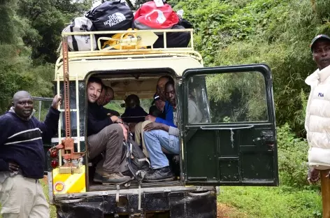 Piste chaotique pour rejoindre le village de Chogoria - Kenya