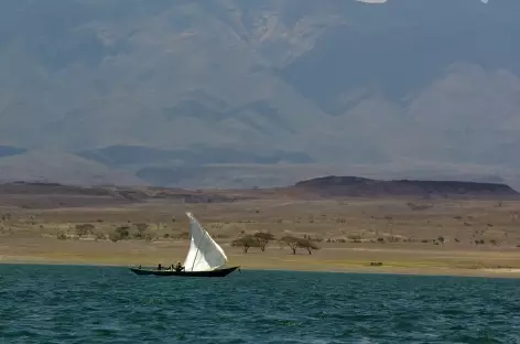 Pêcheur sur les eaux du lac Turkana - Kenya