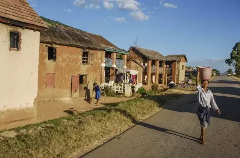 Au bord de la RN7, entre Antsirabe et Ambositra - Madagascar