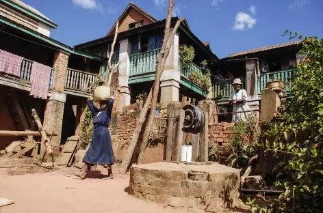 Découverte de la filière de la soie dans la région de Manandriana - Madagascar