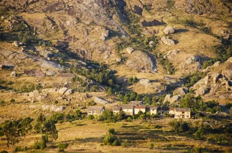 Trek dans la région de la montagne Somaina, pays betsileo - Madagascar