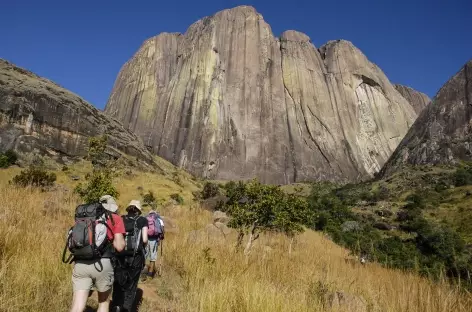 Sous la falaise du Tsaranoro - Madagascar