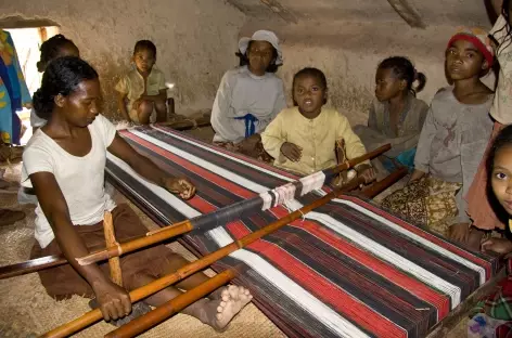 Tissage de la soie vers Ambositra - Madagascar