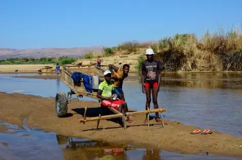 Sur les berges du fleuve Mangoky - Madagascar