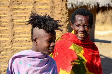 Hommes de l'ethnie Bara, village de Sakoazato - Madagascar