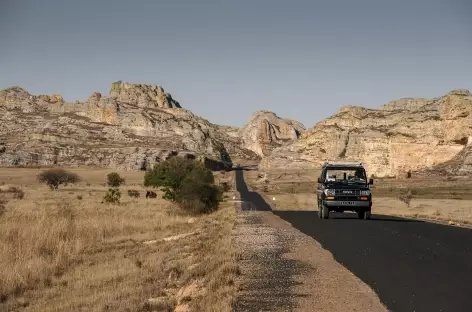 Sur la RN7 vers le massif de l'Isalo - Madagascar