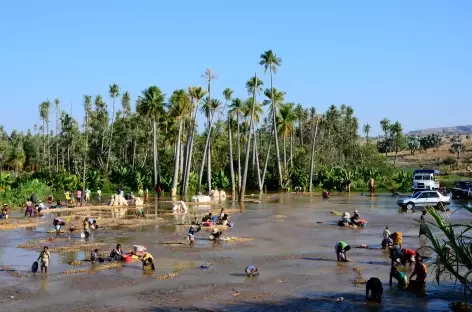 Ilakaka, plus grand gisement de saphir au monde - Madagascar