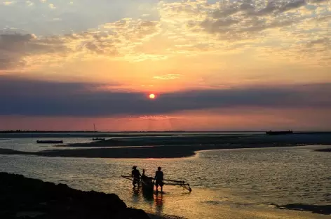 Coucher de soleil à Belo sur Mer - Madagascar