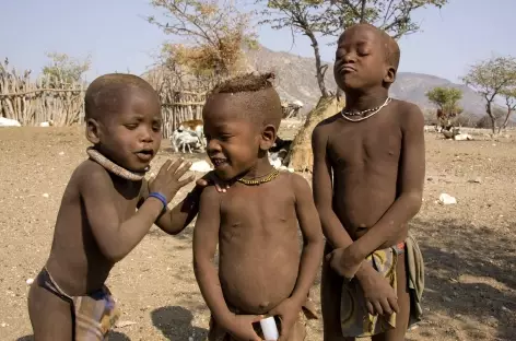 Jeunes himba - Namibie