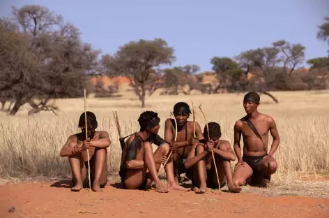 Marche avec les Bushmen, désert du Kalahari - Namibie