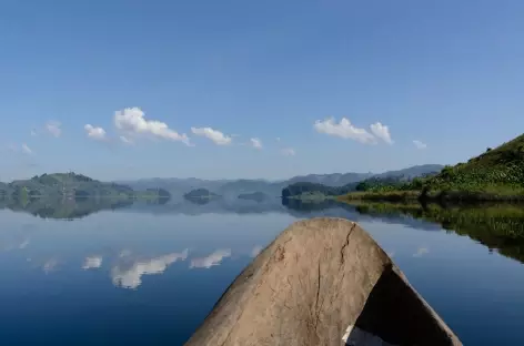 Canoë sur le lac Mutanda - Ouganda