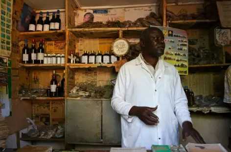 Guérisseur traditionnel à Fort Portal - Ouganda