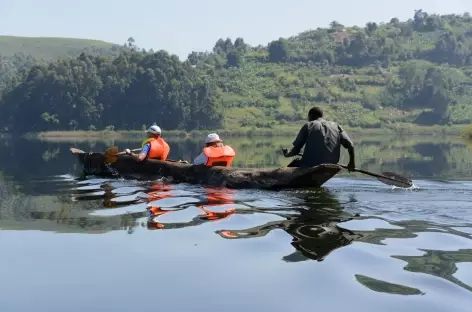 Canoë sur le lac Mutanda - Ouganda