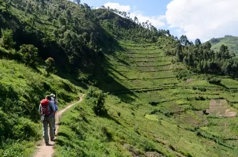 Marche vers Rushaga, au nord du lac Mutanda