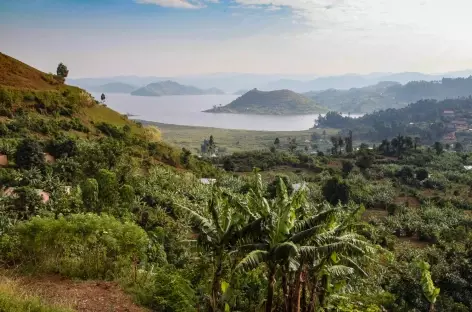 Lac Mutanda et volcans Virunga - Ouganda