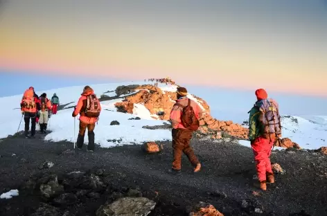 Depuis le Kilimanjaro, toit de l'Afrique, au lever du soleil... - Tanzanie