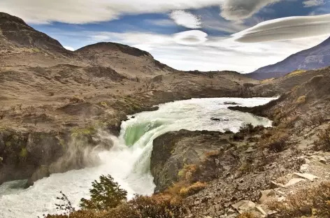 Parc national Torres del Paine, cascade Salto Grande - Patagonie - Chili