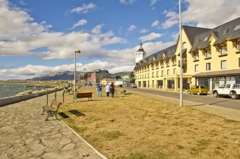 La ville de Puerto Natales au bord du Fjord Ultima Esperanza - Patagonie - Chili