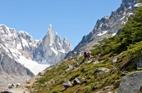 Parc national des Glaciers, marche face au Cerro Torre - Argentine