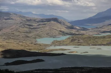 Parc national Torres del Paine, vue sur les lacs Pehoe et Nordenskjold - Chili