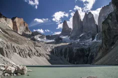 Torres del Paine, au pied des 3 tours du Paine - Chili