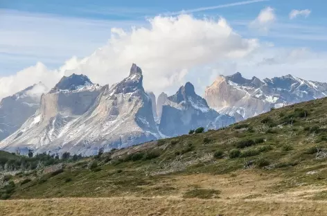 Torres del Paine, vue sur les Cuernos et les Torres - Chili - 