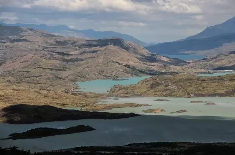 Torres del Paine, vue sur les lacs Nordenskjold et Pehoe - Chili