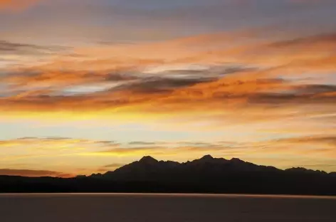 Coucher de soleil sur la Cordillère Royale depuis l'île du Soleil - Bolivie